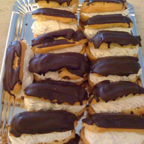 Bandeja de pasteles de chocolate